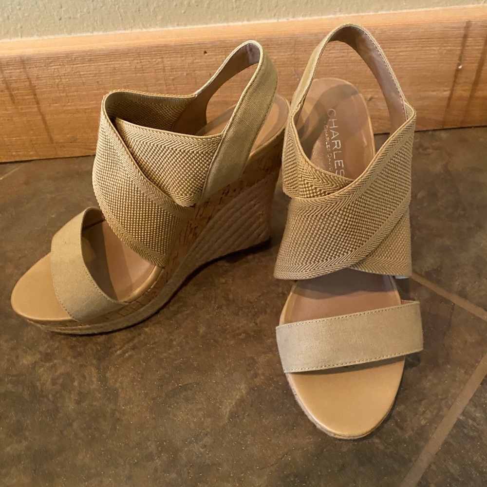 Charles David Wedges size 8.5